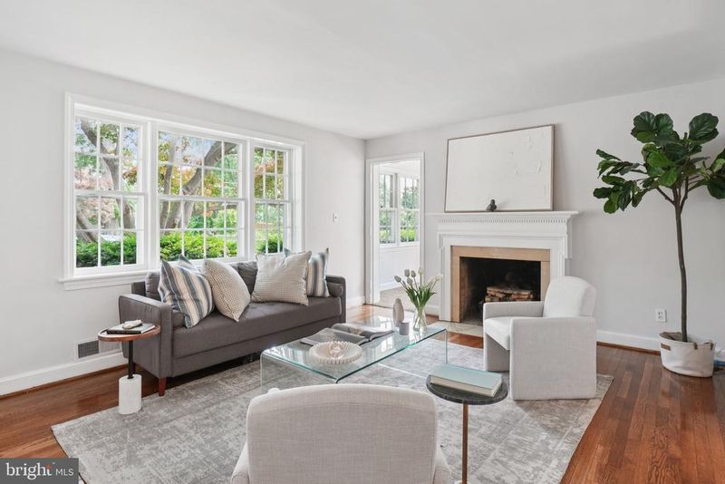 206 E Indian Spring Dr, Silver Spring, MD 20901