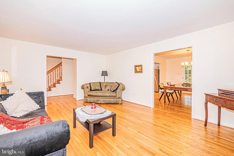 7111 Cheshire Ct, Alexandria, VA 22307