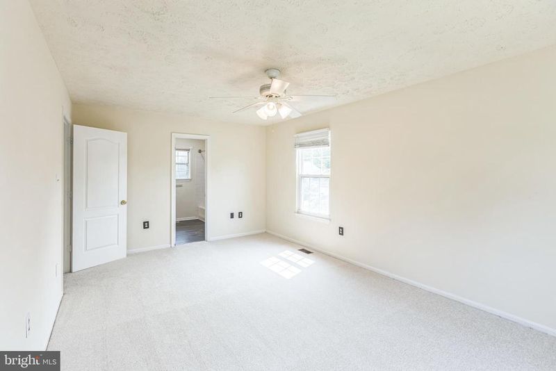 9902 Pitman Ave, Upper Marlboro, MD 20772