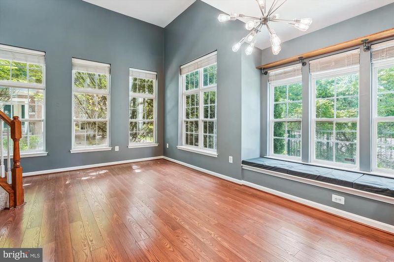 7170 Little Thames Dr, Gainesville, VA 20155