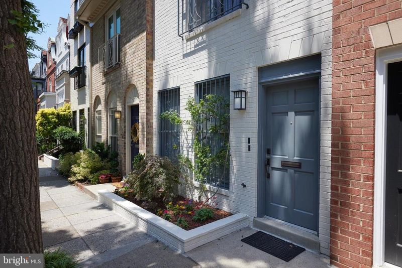 2009 Hillyer Pl NW, Washington, DC 20009