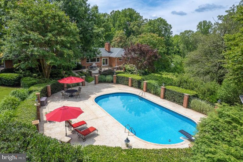 916 Upper Pindell Rd, Lothian, MD 20711