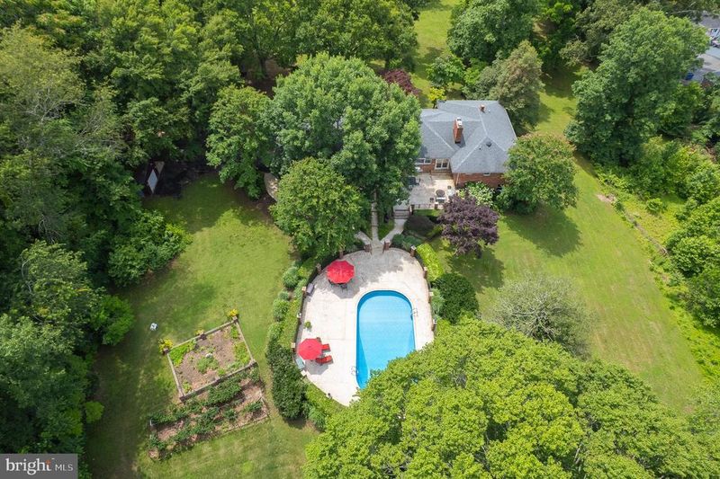 916 Upper Pindell Rd, Lothian, MD 20711