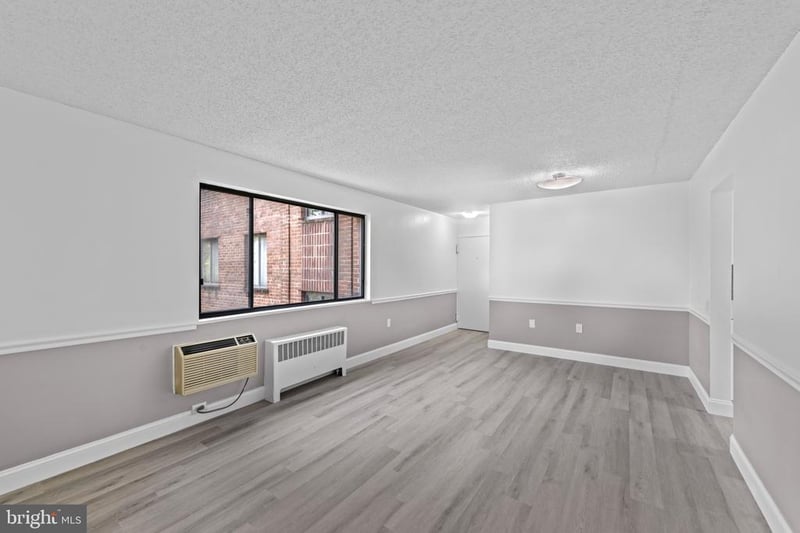 4717 1st St SW #203, Washington, DC 20032