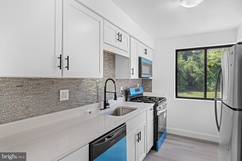 4717 1st St SW #203, Washington, DC 20032