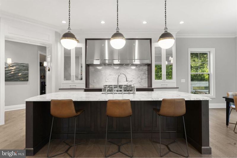 717 Miller Ave, Great Falls, VA 22066