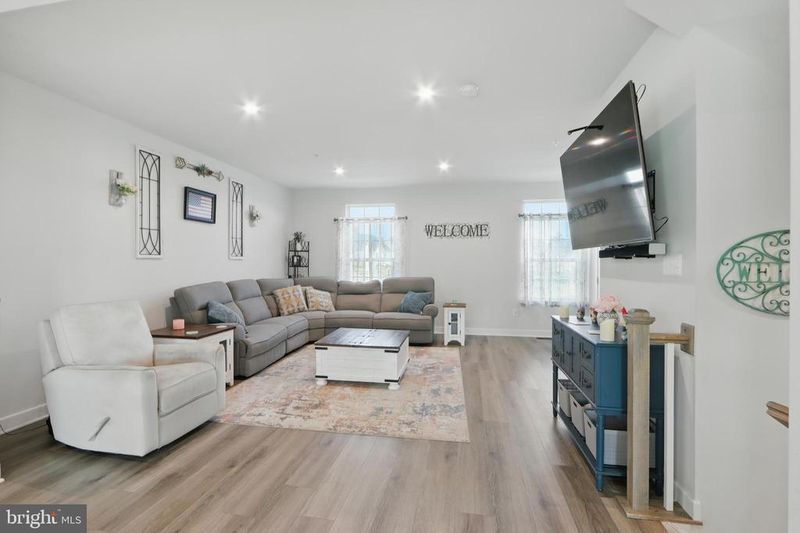 10708 Saponi Dr, New Market, MD 21774