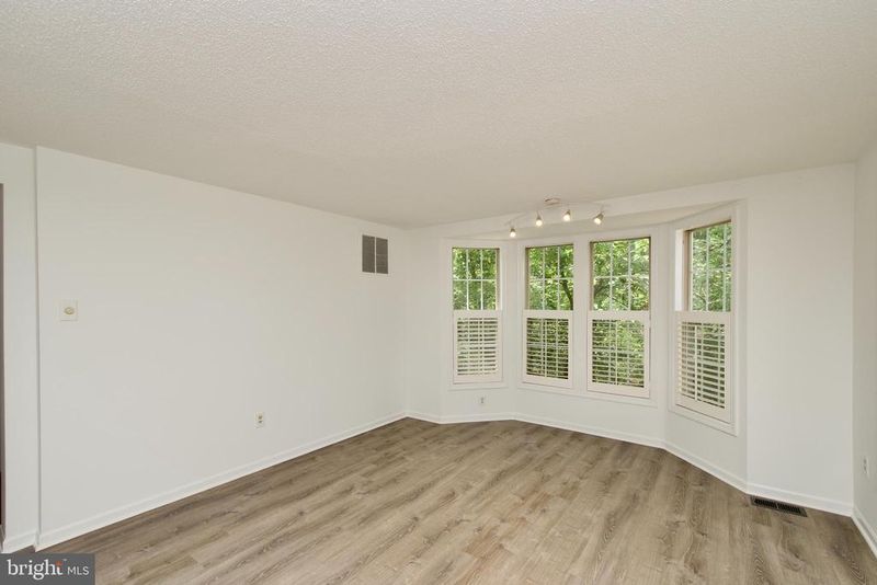 297 E Raymond Ave E, Alexandria, VA 22301