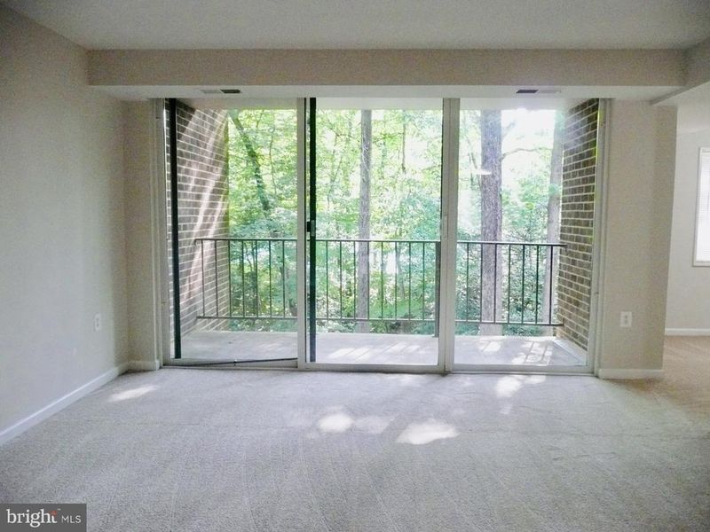 1520 Northgate Sq #11B, Reston, VA 20190