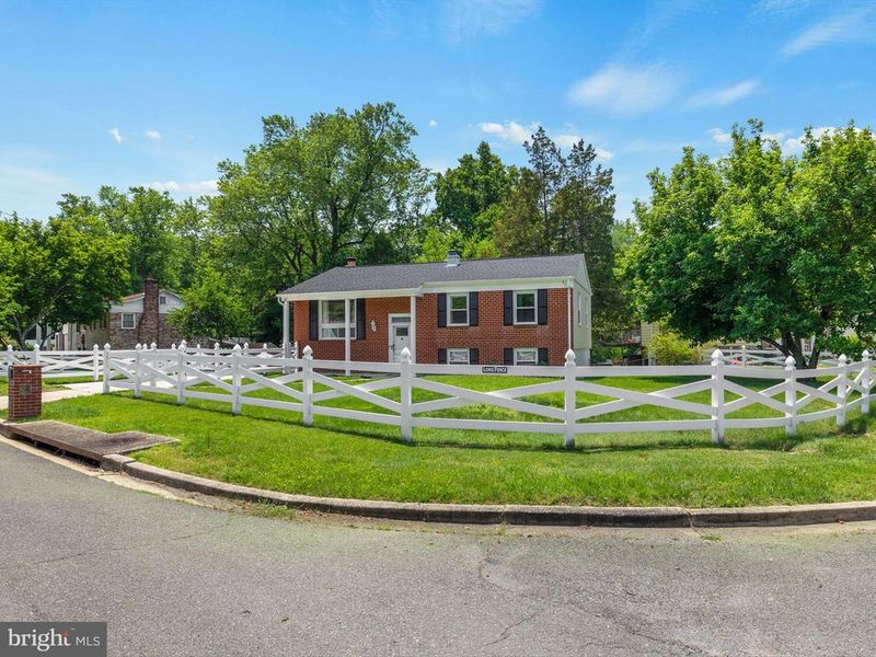 9601 Small Dr, Clinton, MD 20735
