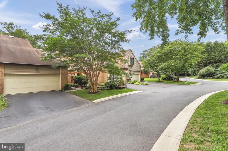 6430 Wishbone Ter, Cabin John, MD 20818