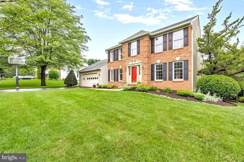 1003 Meadowgreen Dr, Mount Airy, MD 21771