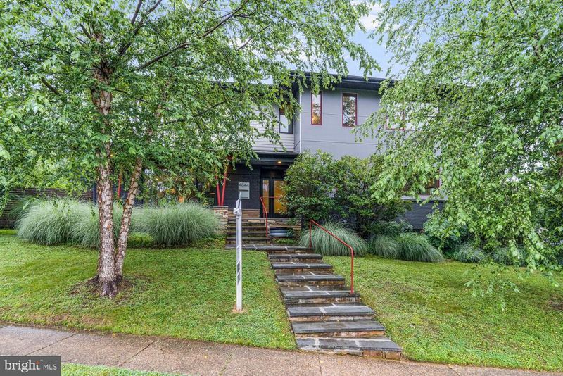 4844 Yorktown Blvd, Arlington, VA 22207