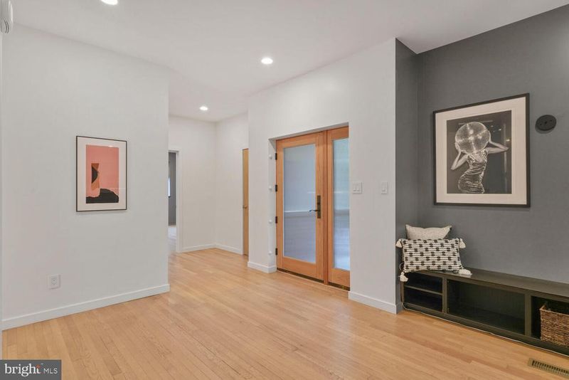 4844 Yorktown Blvd, Arlington, VA 22207