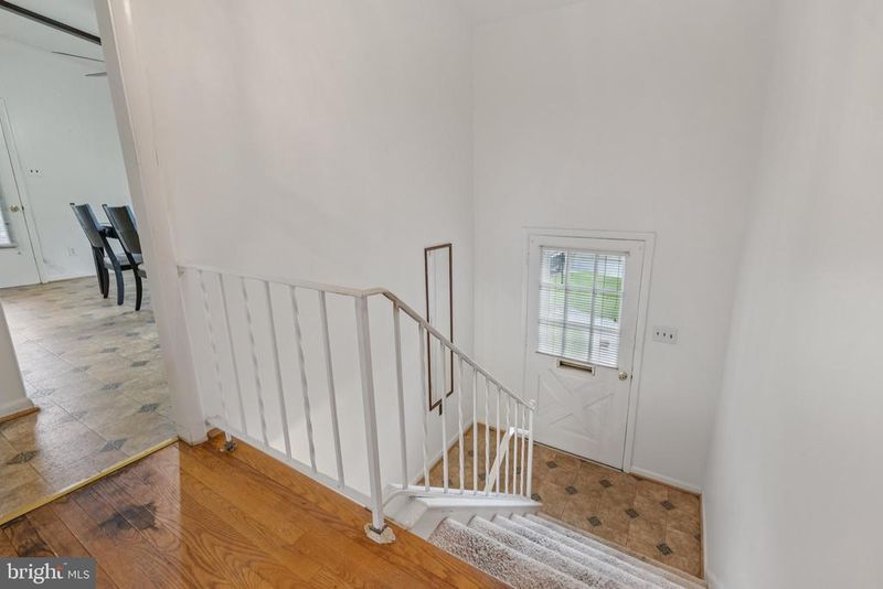 11621 Regency Dr, Potomac, MD 20854