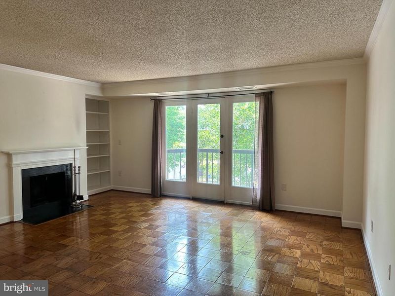 801 S Pitt St #325, Alexandria, VA 22314