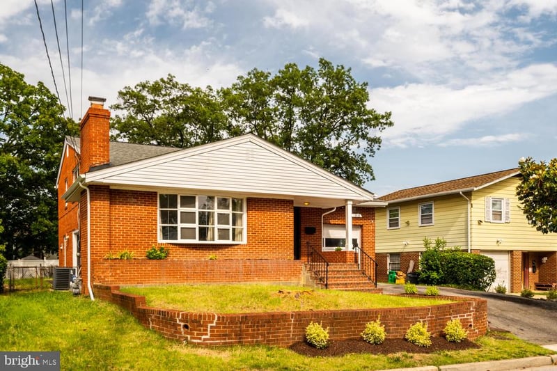 1916 Porter Ave, Suitland, MD 20746