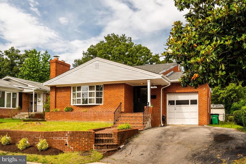 1916 Porter Ave, Suitland, MD 20746
