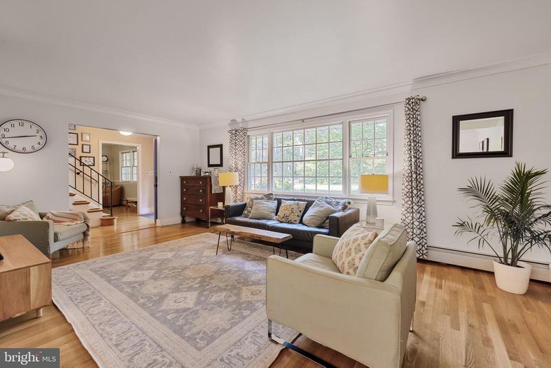 20720 Warfield Ct, Gaithersburg, MD 20882