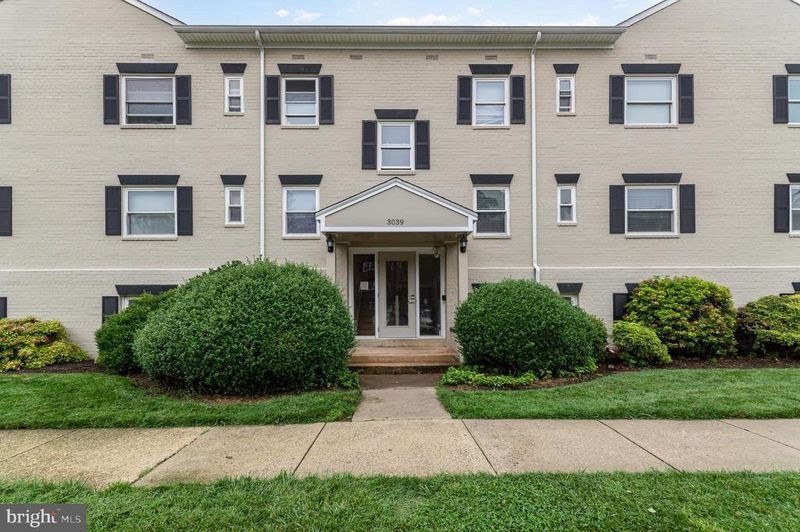 3039 Patrick Henry Dr #102, Falls Church, VA 22044
