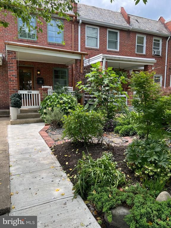 418 N Henry St, Alexandria, VA 22314