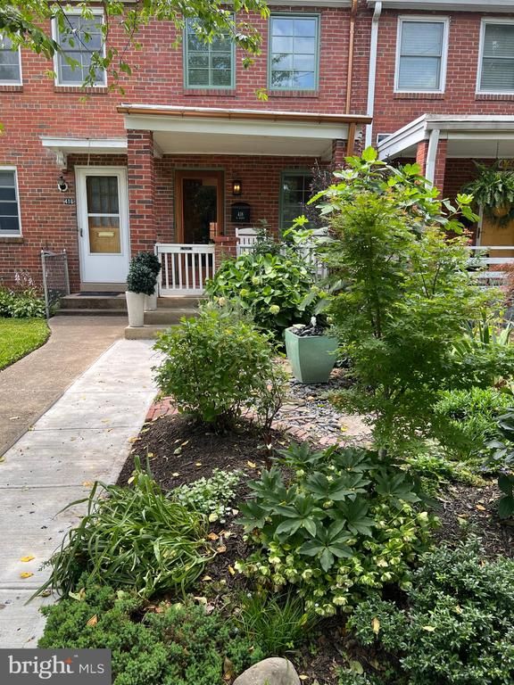 418 N Henry St, Alexandria, VA 22314