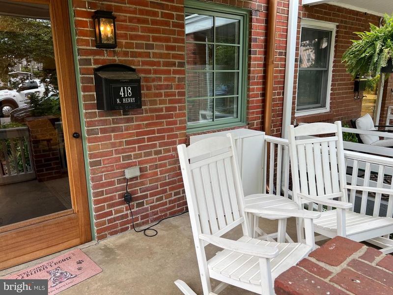 418 N Henry St, Alexandria, VA 22314