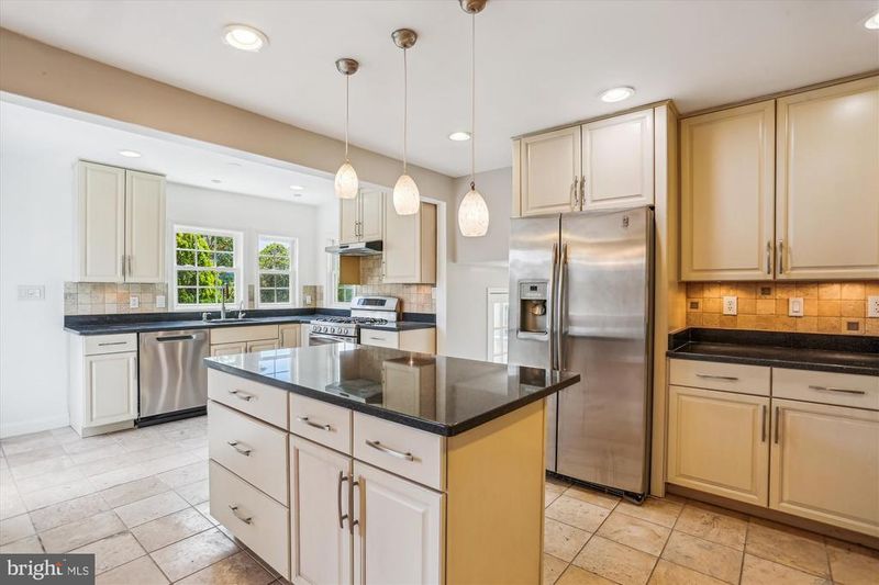 19916 Westerly Ave, Poolesville, MD 20837