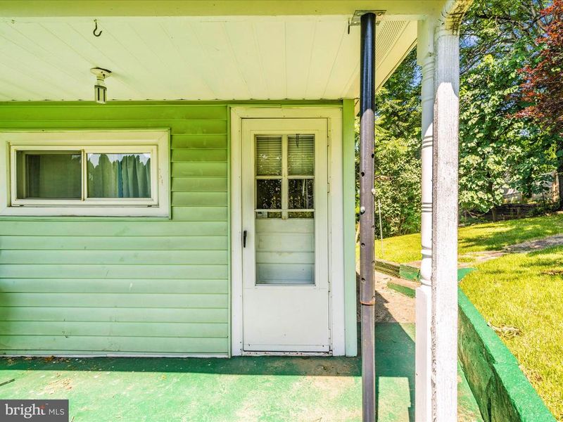 7 W B St, Brunswick, MD 21716