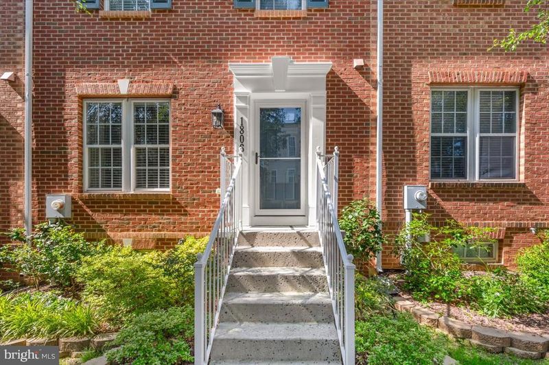 1806 Wheyfield Dr, Frederick, MD 21701