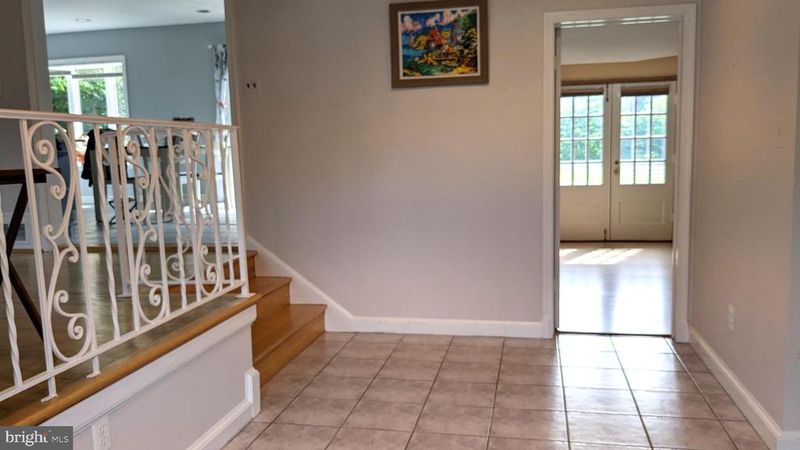 12019 Hitching Post Ln, Rockville, MD 20852