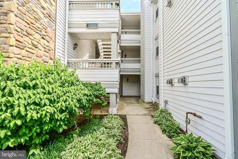 13070 Autumn Woods Way #105, Fairfax, VA 22033
