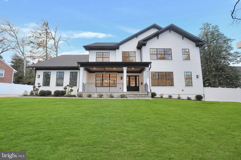 4404 Clearbrook Ln, Kensington, MD 20895