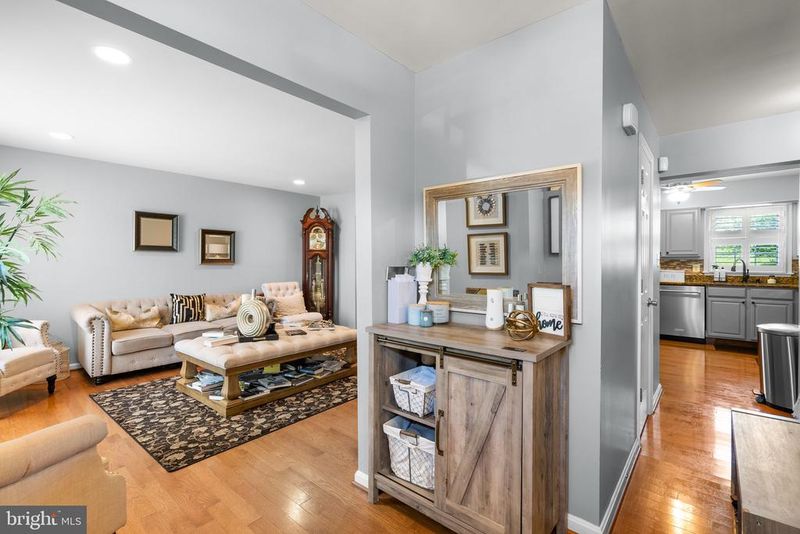206 Royal Oak Cir, Landover, MD 20785