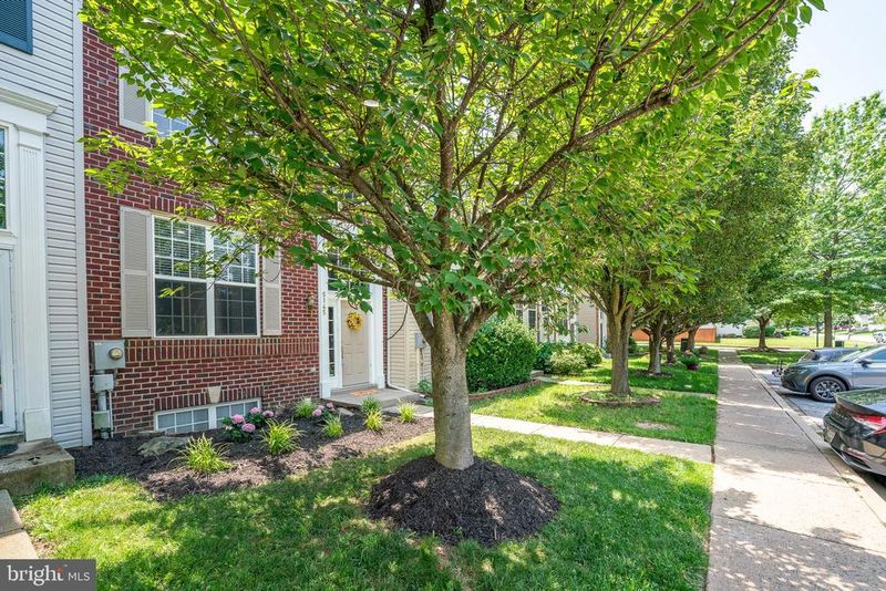 5145 Mclauren Ln, Frederick, MD 21703