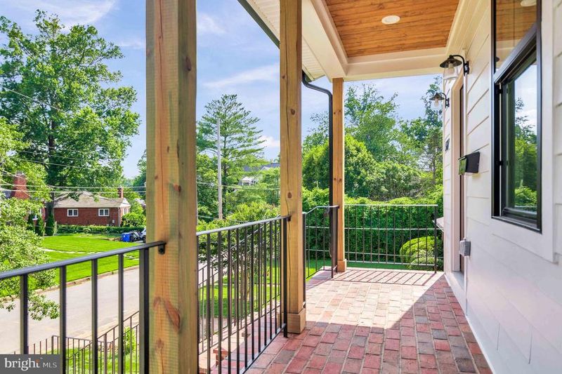 5617 23rd St N, Arlington, VA 22205