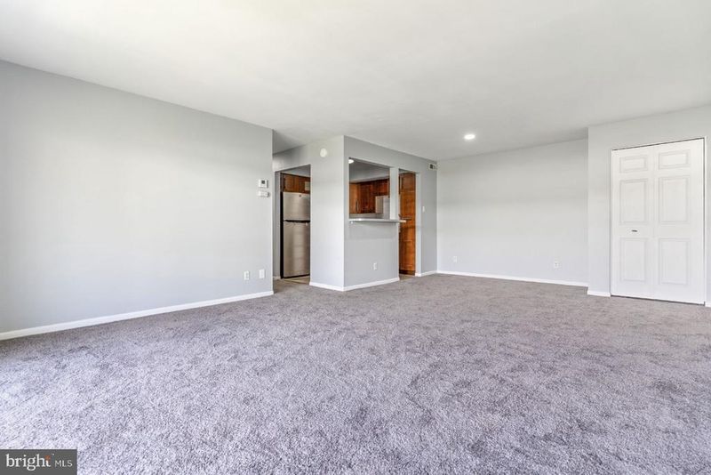 10122 Campus Way S #203-1A, Upper Marlboro, MD 20774