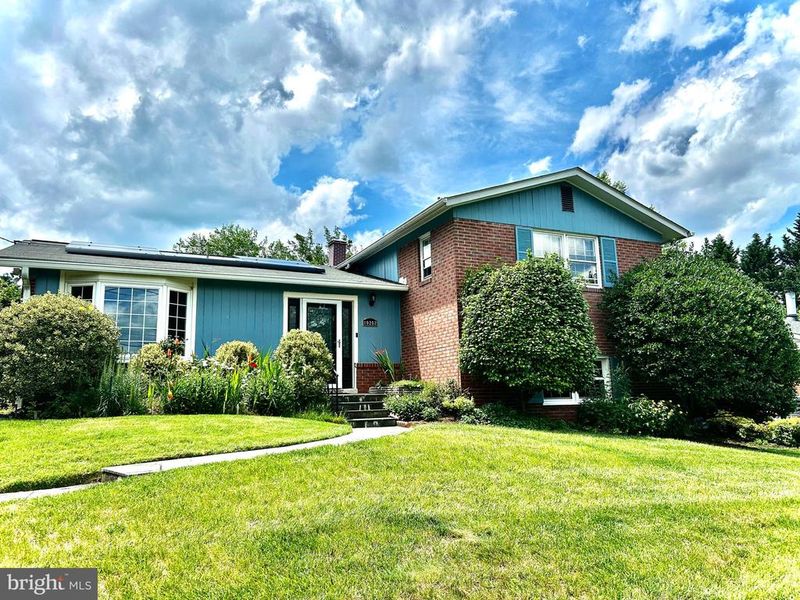 10202 Mcgovern Dr, Silver Spring, MD 20903