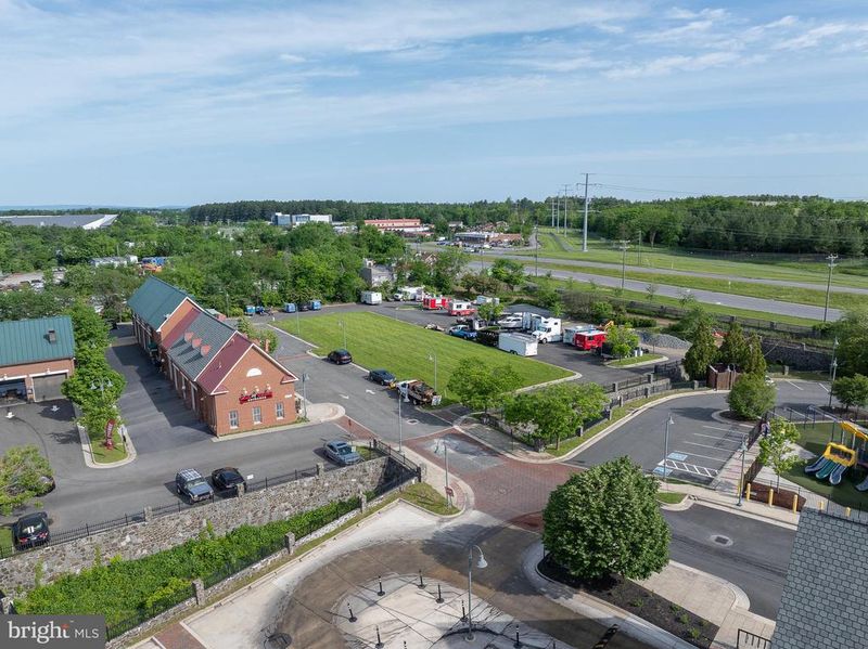 43140 Town Hall Pz, Chantilly, VA 20152
