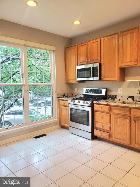 6030 Lincolnia Rd, Alexandria, VA 22312