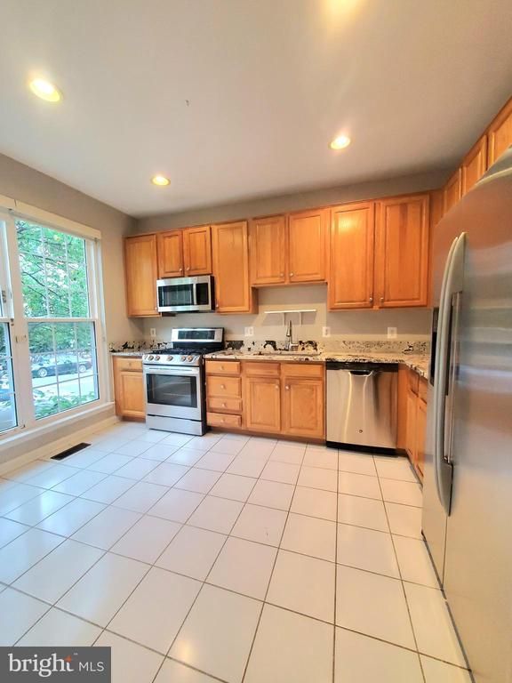 6030 Lincolnia Rd, Alexandria, VA 22312