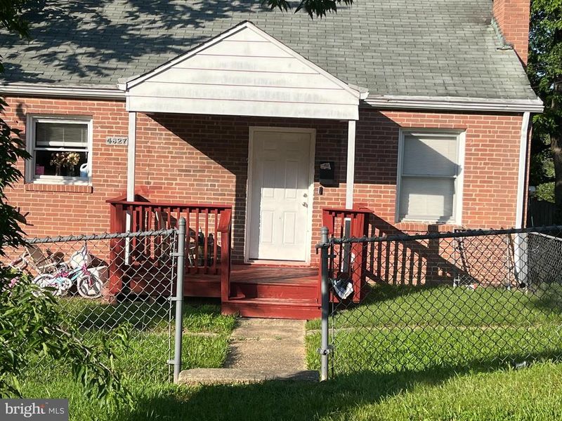 4827 69th Pl, Hyattsville, MD 20784