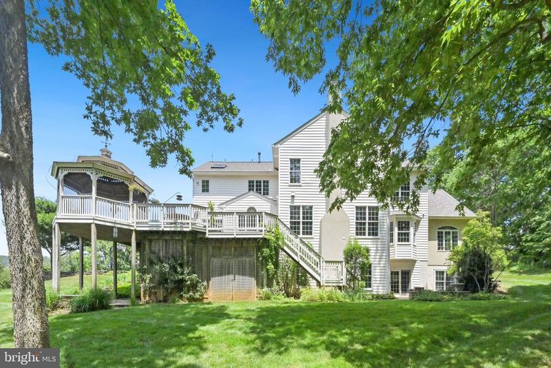 40623 Canongate Dr, Leesburg, VA 20175