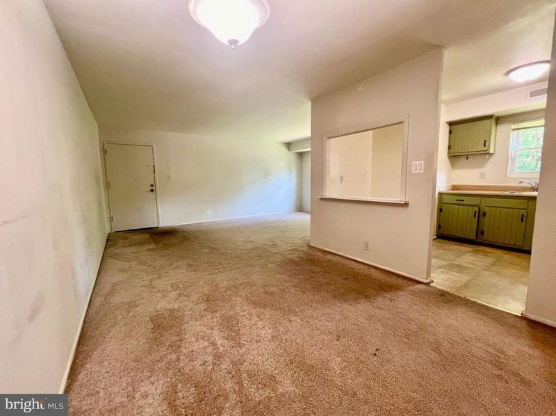 120 Washington St NE #7, Leesburg, VA 20176