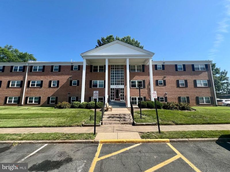 120 Washington St NE #7, Leesburg, VA 20176