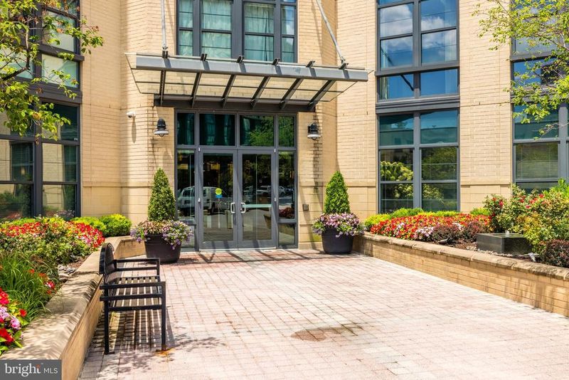 1830 Fountain Dr #1305, Reston, VA 20190