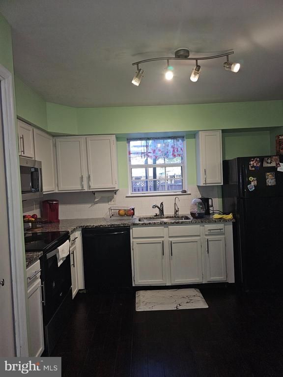6827 Larkspur Sq, Frederick, MD 21703