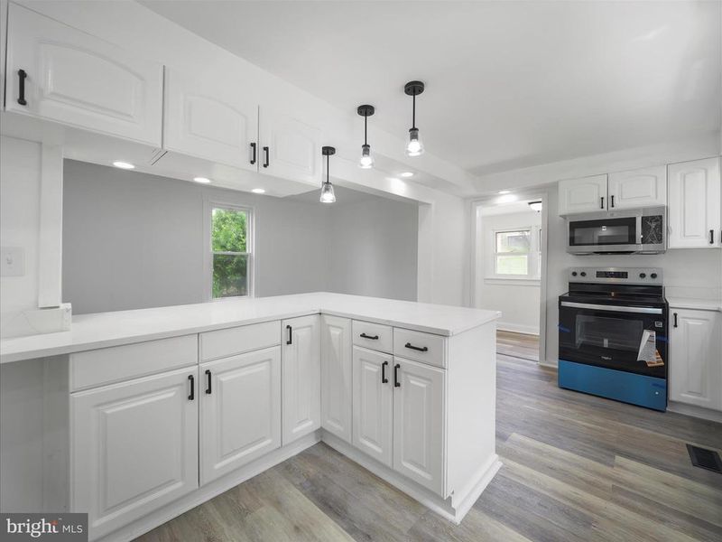 37 E C St, Brunswick, MD 21716