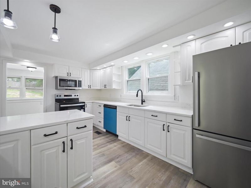 37 E C St, Brunswick, MD 21716