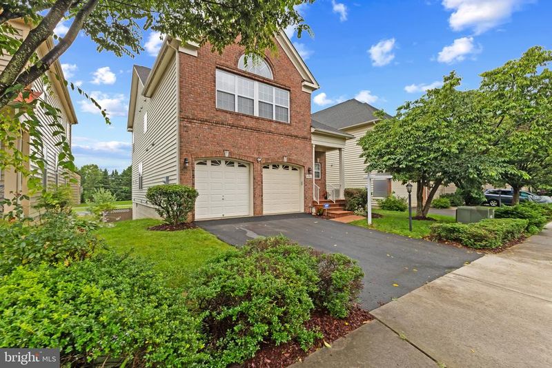 43061 Capri Pl, Ashburn, VA 20148